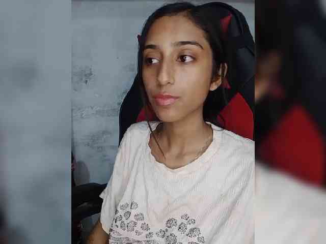 AlinaPopy Live Webcam on BongaCams