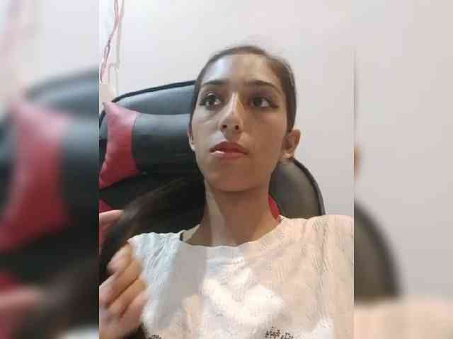 Alinapopy's cam show statistics and live stream
