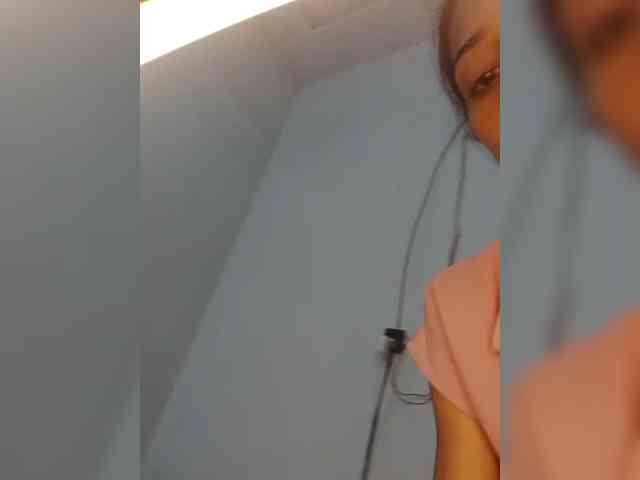 AlinaPopy live female cam on bongacams