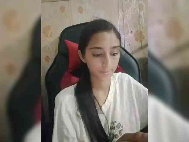 AlinaPopy Live Webcam on BongaCams