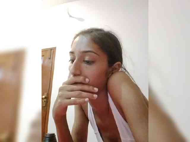 AlinaPopy Live Webcam on BongaCams