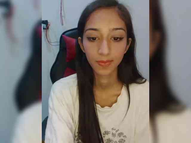 Model: AlinaPopy