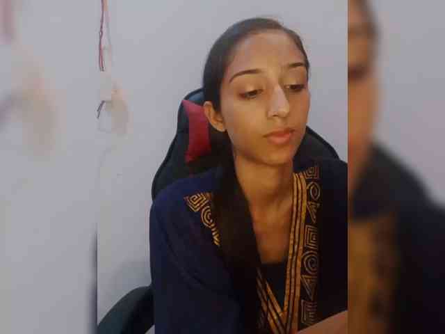 AlinaPopy live female cam on bongacams