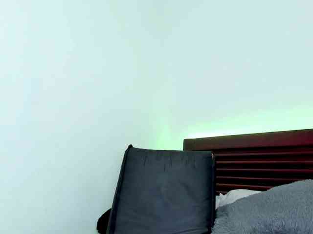 vanessaasquirt webcam