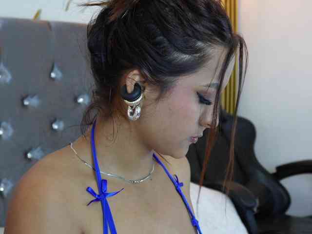 vanessaasquirt webcam