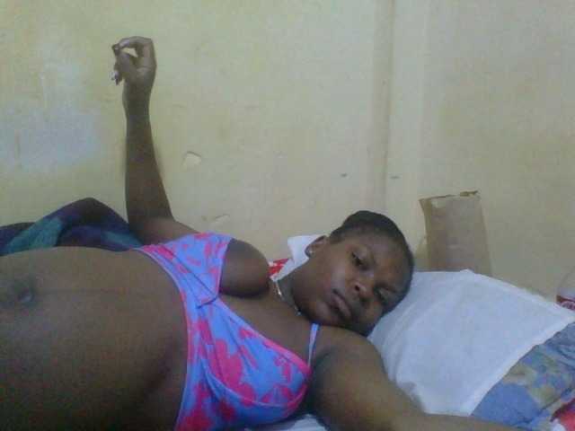 camilla-sweet Live Cam on BongaCams