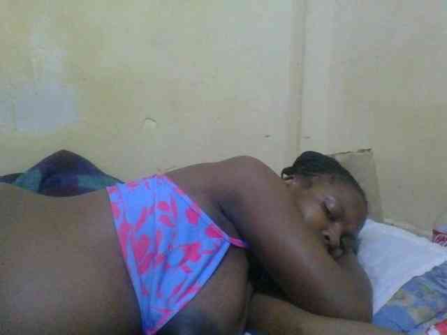 camilla-sweet Live Webcam on BongaCams