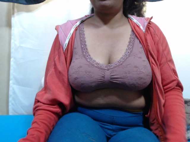 Sahobelle live cam on BongaCams