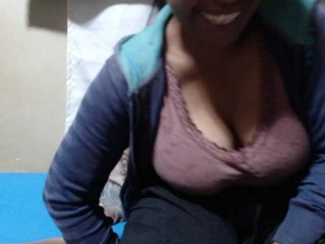 Sahobelle live cam on BongaCams