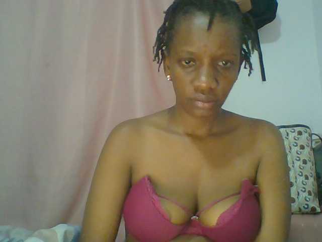 Cutegod22 live cam on BongaCams