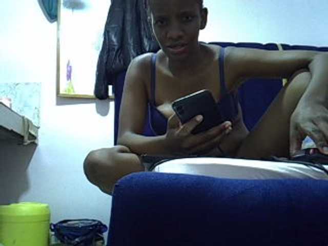 Cutegod22 live cam on BongaCams