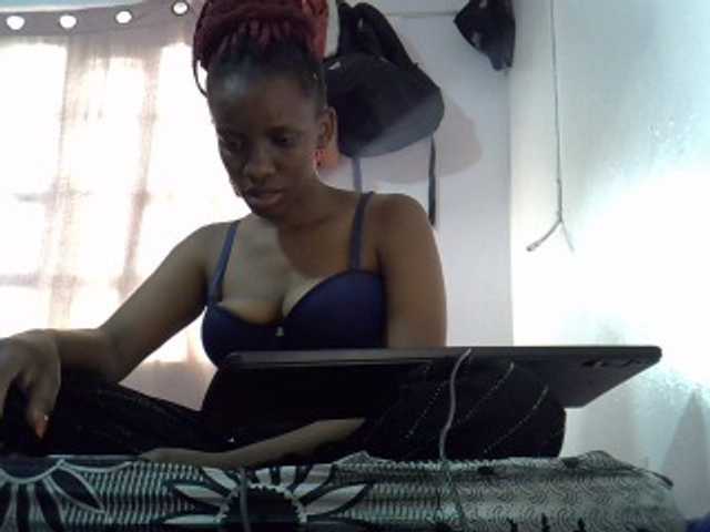 Cutegod22 live cam on BongaCams