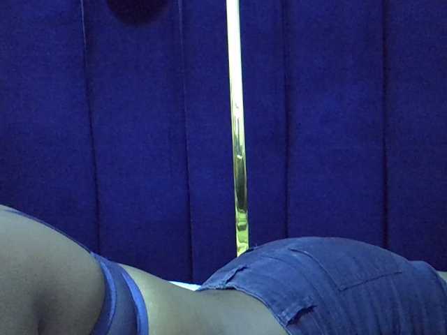 Cutegod22 live cam on BongaCams