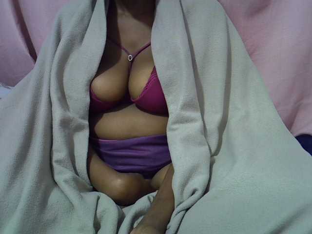 Cutegod22 live cam on BongaCams