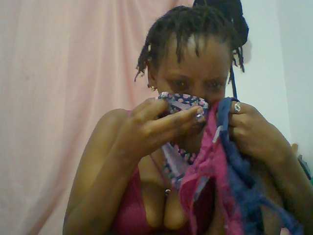 Cutegod22 live cam on BongaCams