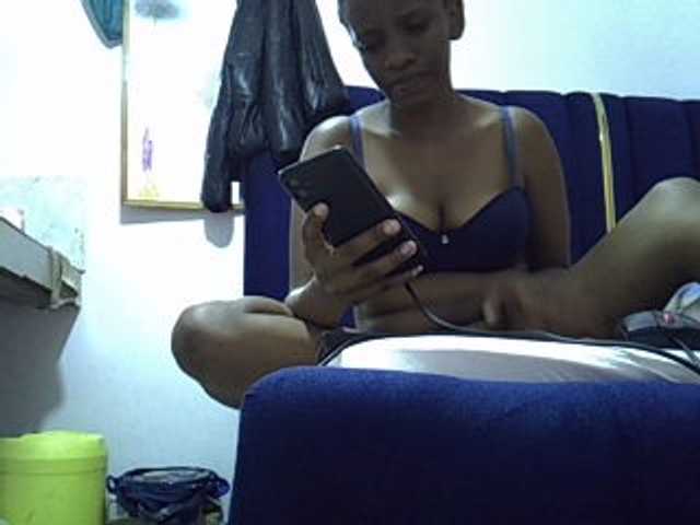 Cutegod22 live cam on BongaCams