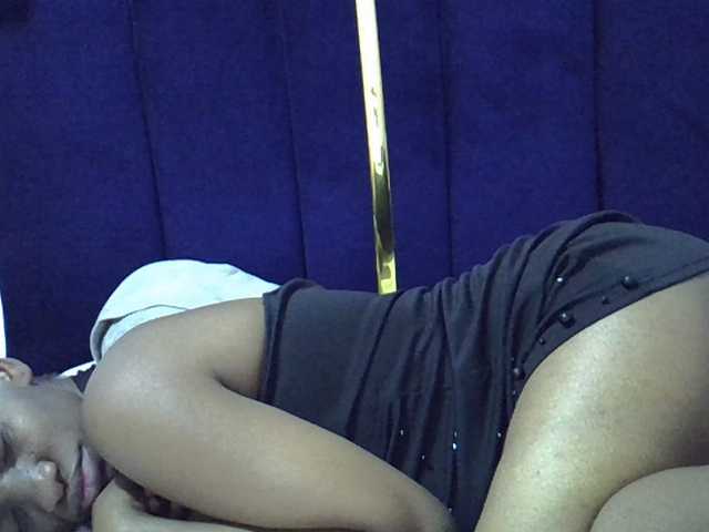 Cutegod22 live cam on BongaCams