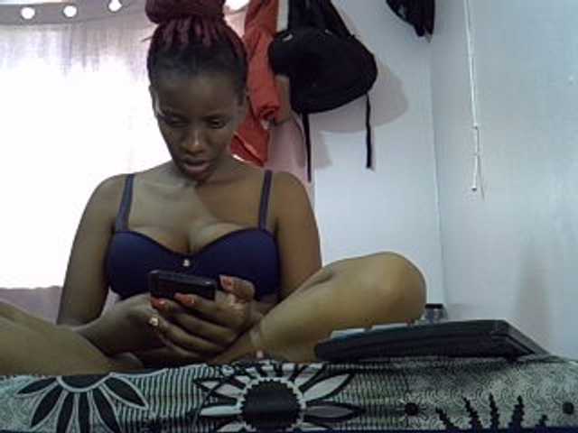 Cutegod22 live cam on BongaCams