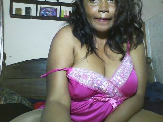 glamour01 live cam on BongaCams