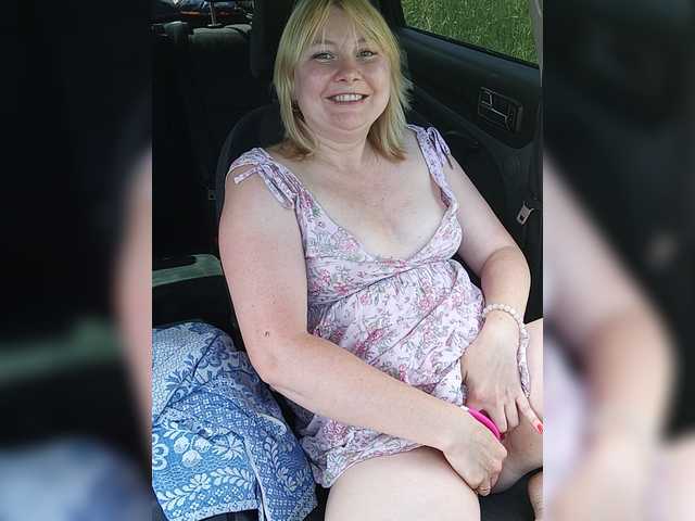 Lady-marshmallows live cam on BongaCams
