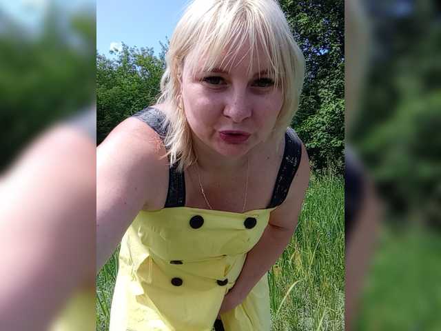 Lady-marshmallows live cam on BongaCams
