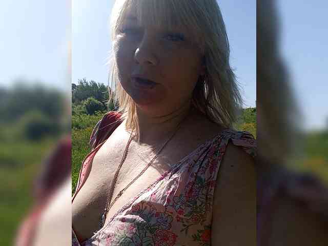 Model: Lady-marshmallows