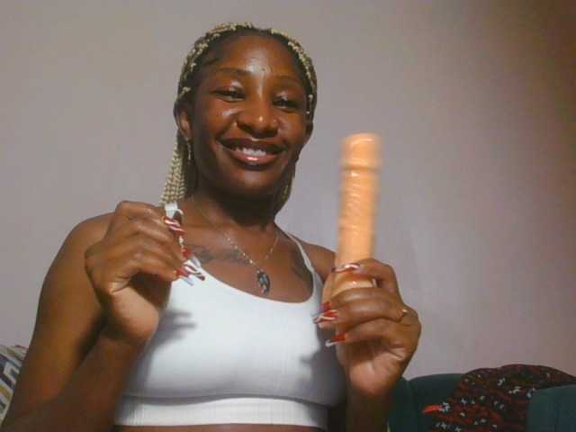 Hornycammy23 live cam on BongaCams