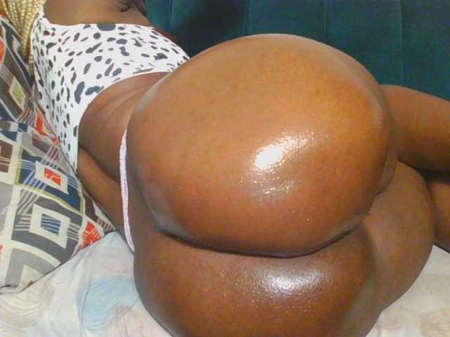 Hornycammy23 live cam on BongaCams