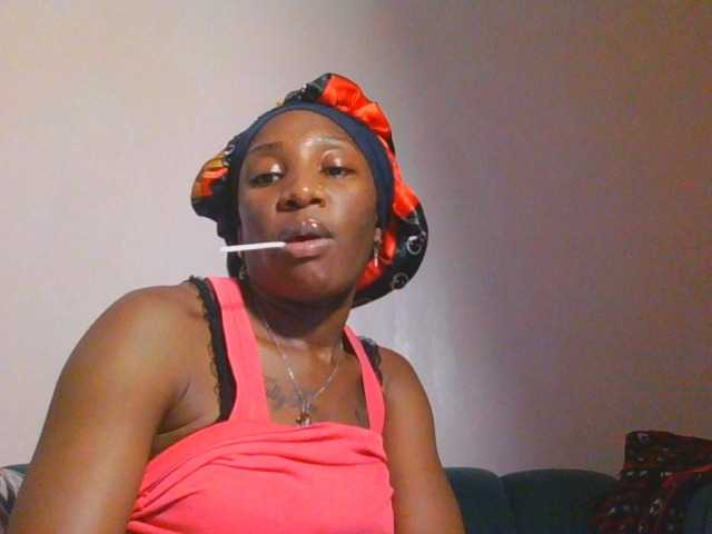 Hornycammy23 live cam on BongaCams