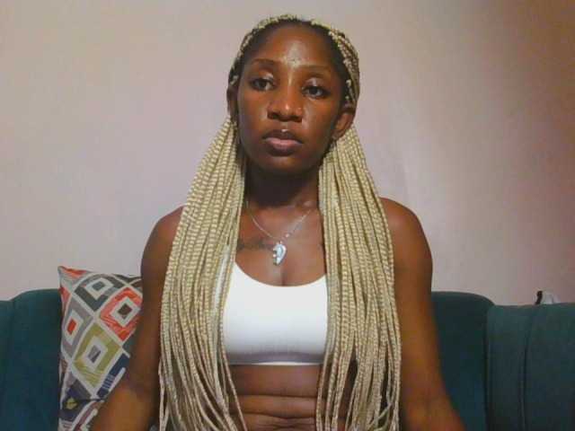 Hornycammy23 live cam on BongaCams