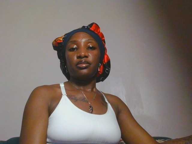 Hornycammy23 live cam on BongaCams