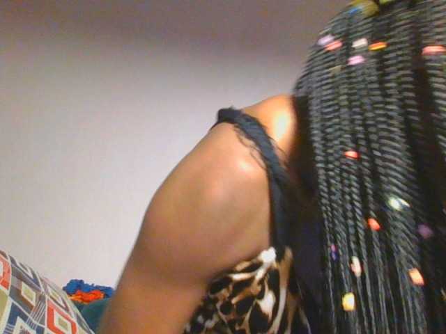 Hornycammy23 live cam on BongaCams