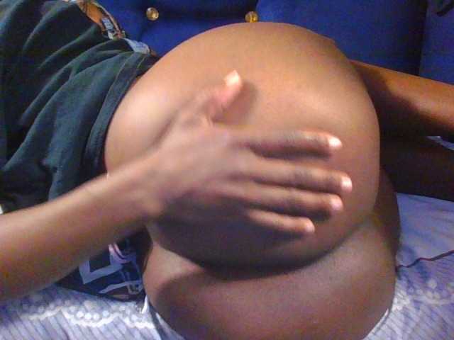 Hornycammy23's BongaCams show and profile