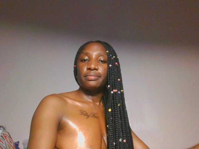 Hornycammy23 live cam on BongaCams