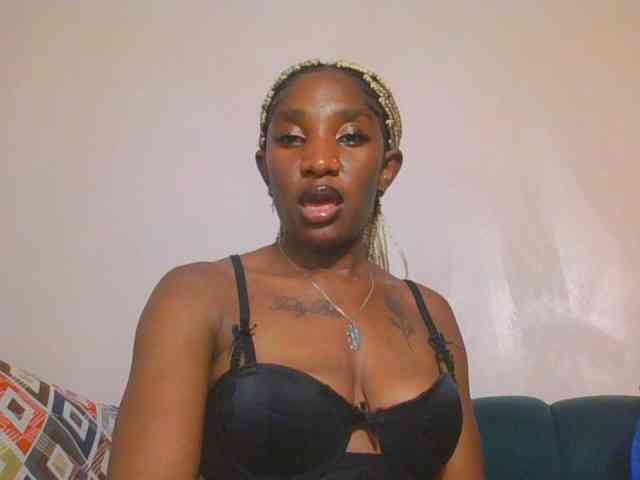 Hornycammy23 webcam