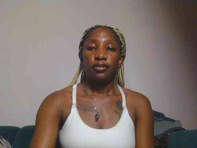 Hornycammy23 webcam