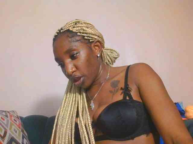 Hornycammy23 webcam