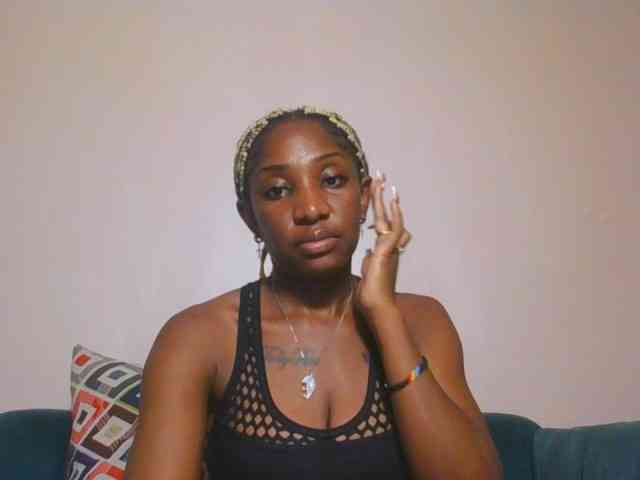Hornycammy23 webcam