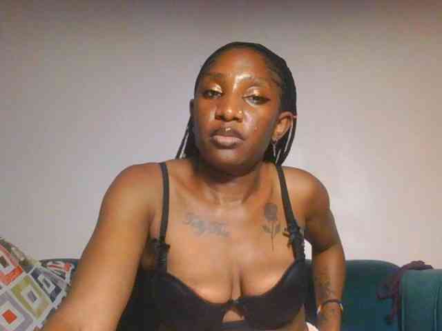 Hornycammy23