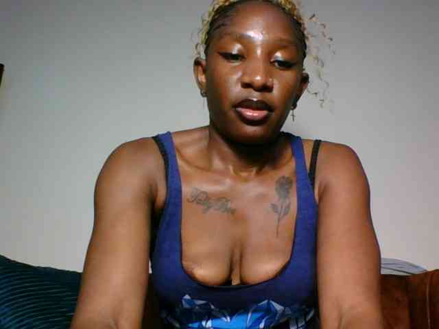 Hornycammy23