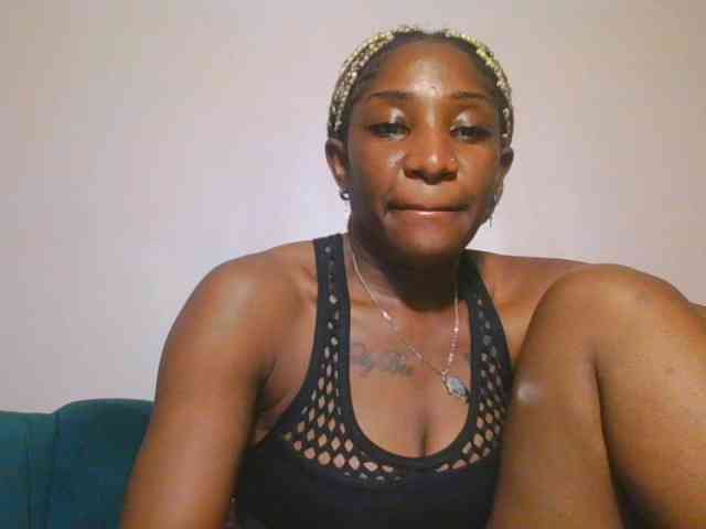 Hornycammy23 webcam