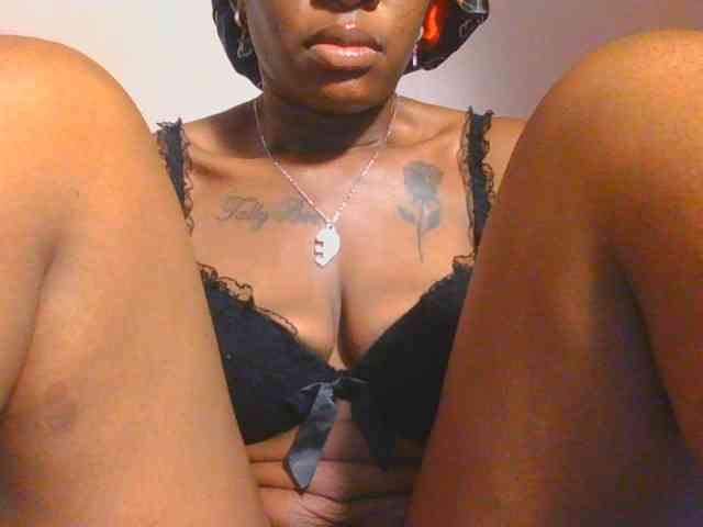 Hornycammy23 webcam