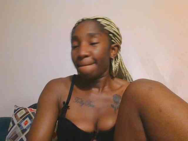 Hornycammy23 webcam