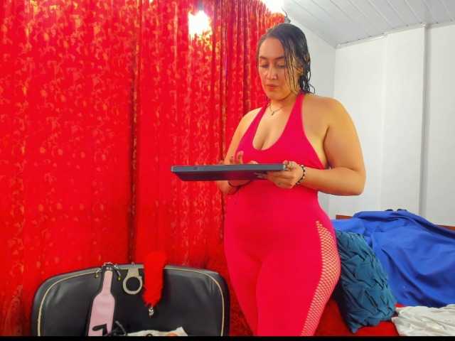 MeganHotCurvy