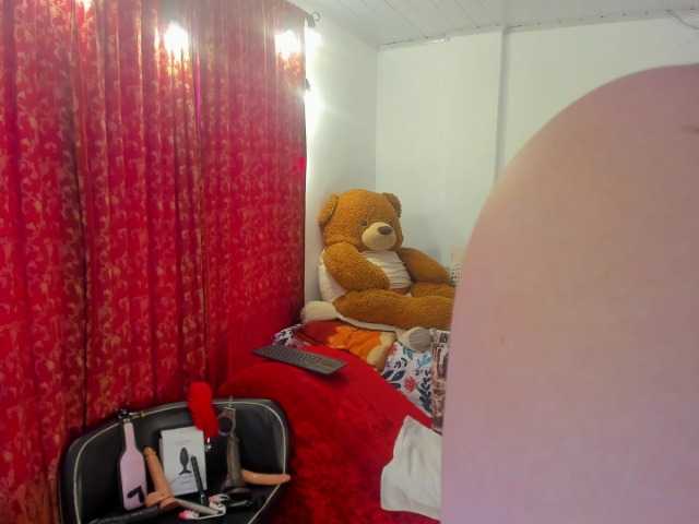 MeganHotCurvy live cam on BongaCams