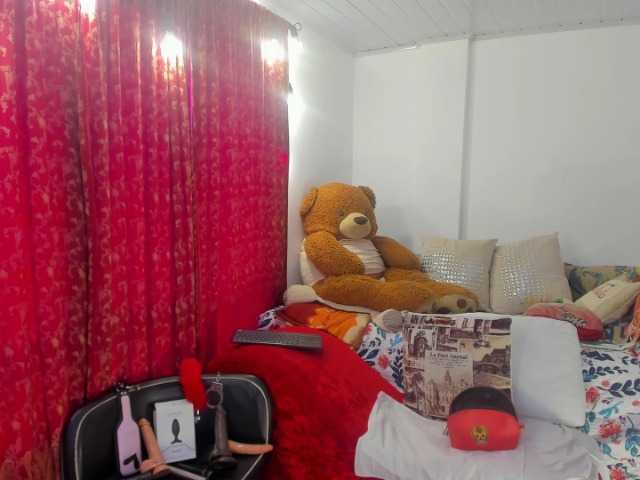 MeganHotCurvy live cam on BongaCams