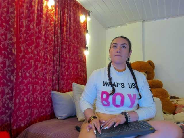 MeganHotCurvy live cam on BongaCams