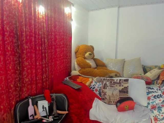 MeganHotCurvy live cam on BongaCams
