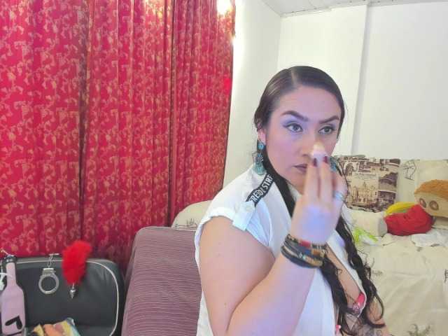 MeganHotCurvy live cam on BongaCams