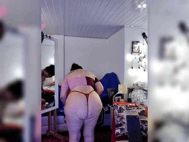 MeganHotCurvy